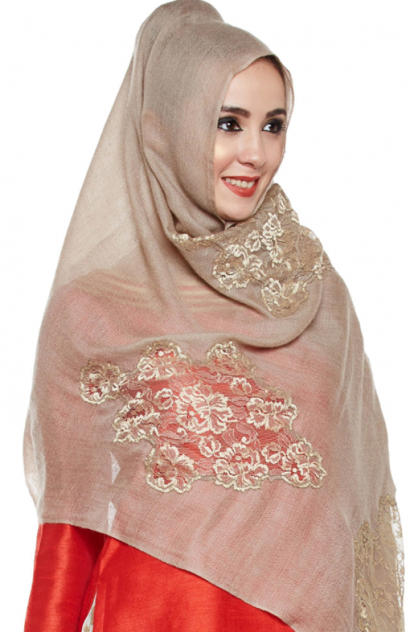 Aksen Pola Tali di Seluruh Pashmina